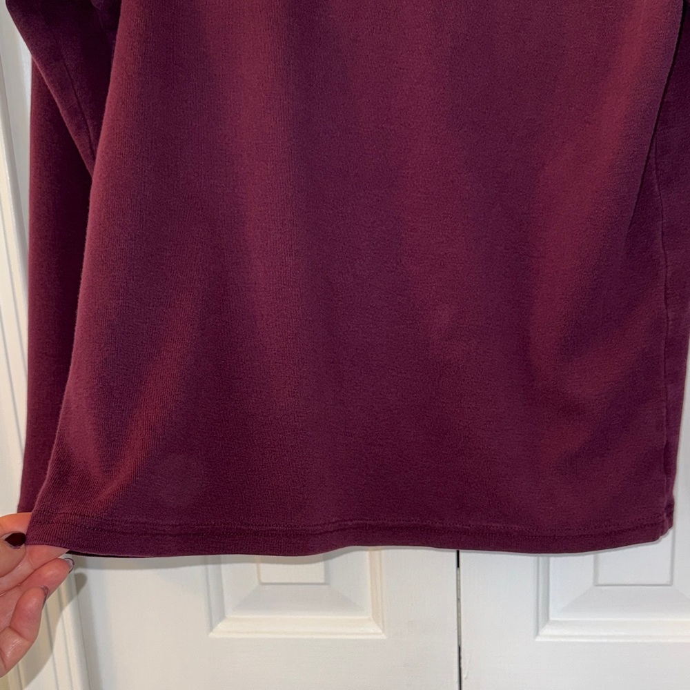 Eddie Bauer Deep Burgundy V-Neck Long Sleeve Top size Medium - Picture 6 of 13